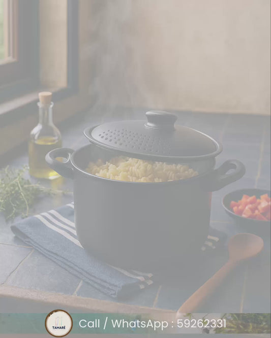 Pasta Pot with Locking Lid & Built-In Strainer – 4.7L (Black)